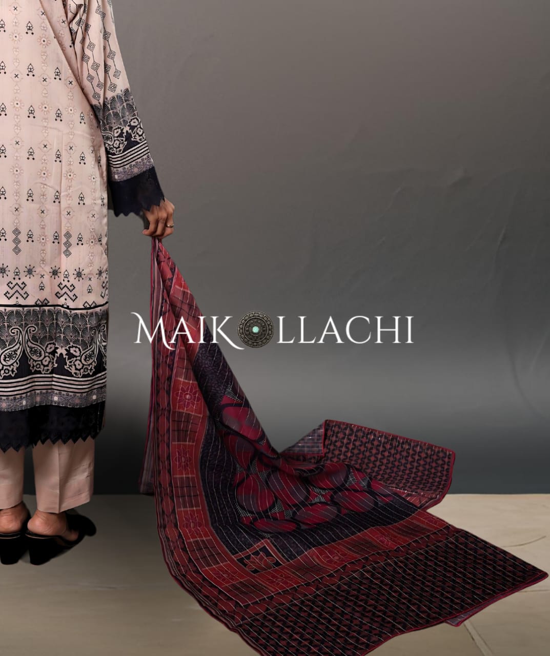 Discover Elegance with Mai Kollachi's Light Pink Traditional Digital Print Ensemble